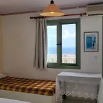Πανσιόν Magnificent View Double With Shared Pool And Ac 4*