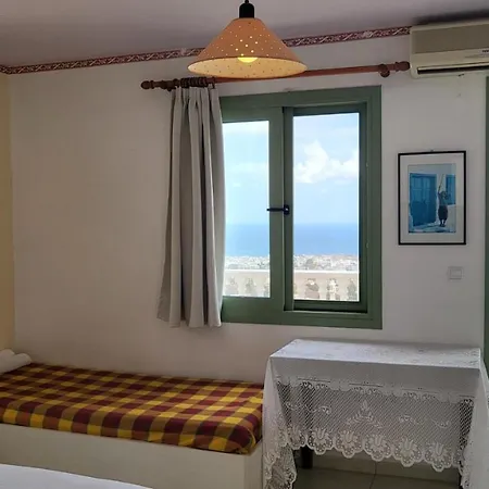 Pensión Magnificent View Double With Shared Pool And Ac 4*