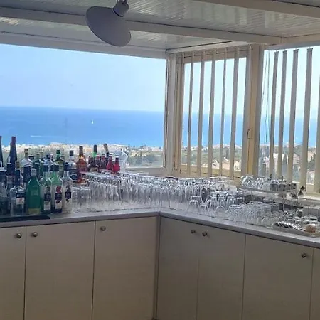 Magnificent View Double With Shared Pool And Ac Herszonisszosz