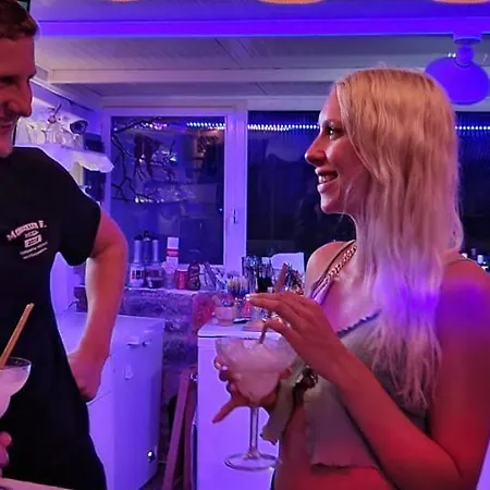 Pensionat Magnificent View Double With Shared Pool And Ac