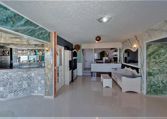 Magnificent View Double With Shared Pool And Ac Hersonissos (Crete)