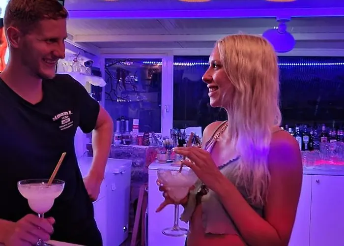 Casa de hóspedes Magnificent View Double With Shared Pool And Ac