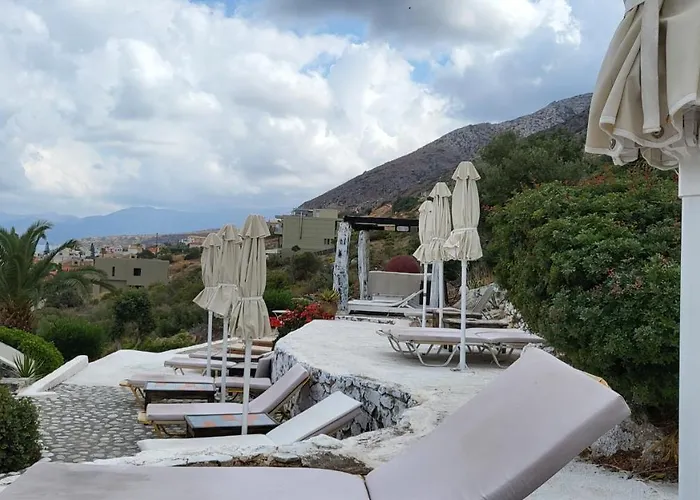 Gasthuis Magnificent View Double With Shared Pool And Ac