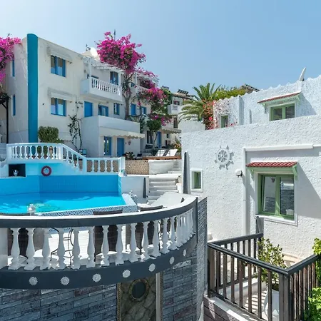 Magnificent View Double With Shared Pool And Ac Гостьовий будинок Херсонісос